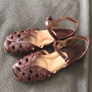 Leather sandals
